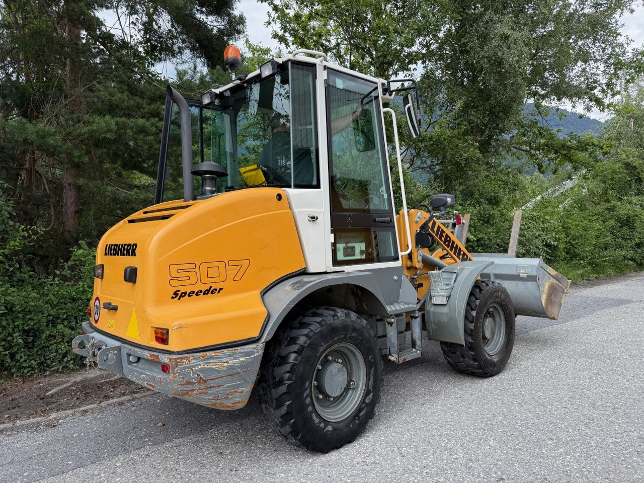 Liebherr L507, Gabel+Schaufel, ONLY 850hours - اللودر بعجل: صور 5 Liebherr L507, Gabel+Schaufel, ONLY 850hours - اللودر بعجل: صور 5