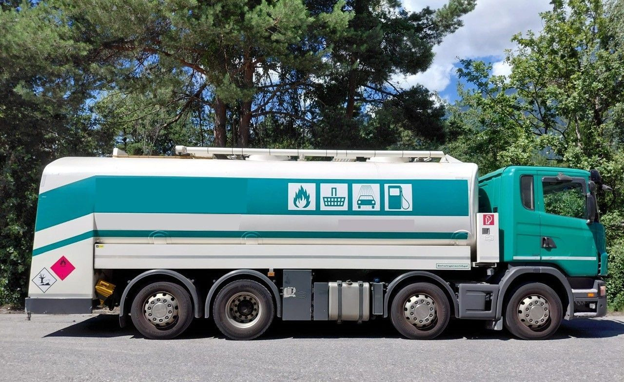 Scania G440 8x2, E5, Schwingenschloegel, 2 Kammern, ADR - شاحنة صهريج: صور 3 Scania G440 8x2, E5, Schwingenschloegel, 2 Kammern, ADR - شاحنة صهريج: صور 3