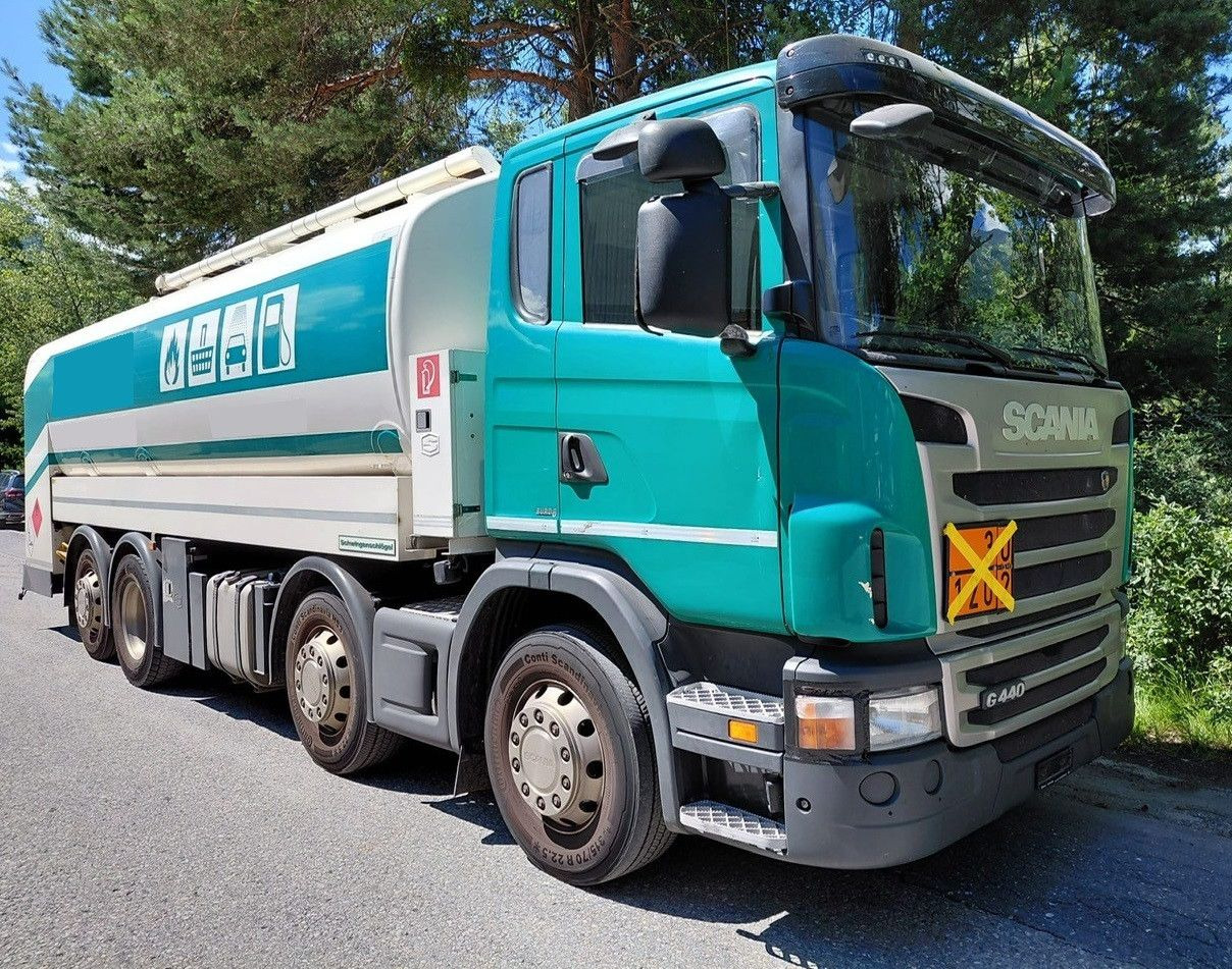Scania G440 8x2, E5, Schwingenschloegel, 2 Kammern, ADR - شاحنة صهريج: صور 1 Scania G440 8x2, E5, Schwingenschloegel, 2 Kammern, ADR - شاحنة صهريج: صور 1