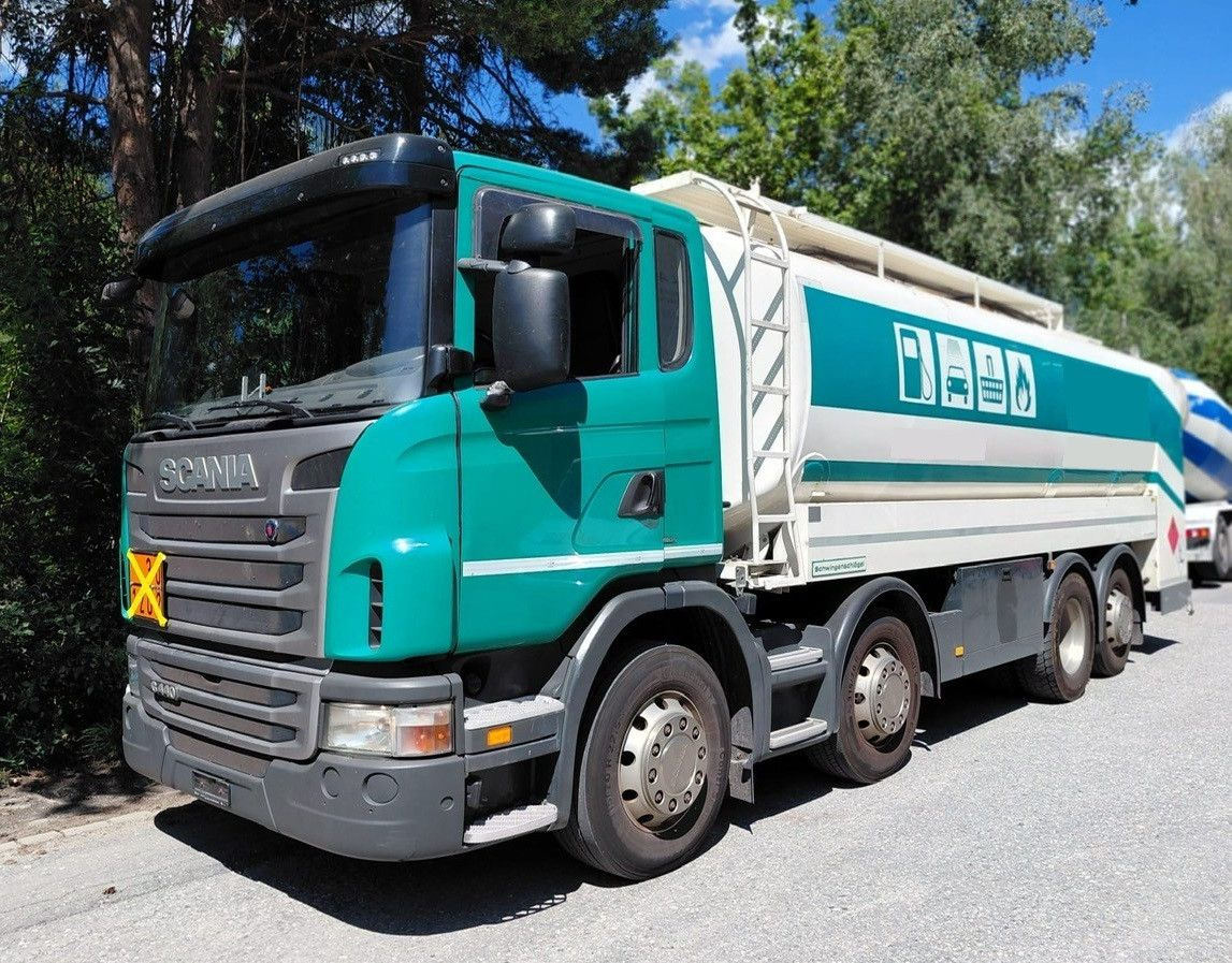 Scania G440 8x2, E5, Schwingenschloegel, 2 Kammern, ADR - شاحنة صهريج: صور 2 Scania G440 8x2, E5, Schwingenschloegel, 2 Kammern, ADR - شاحنة صهريج: صور 2