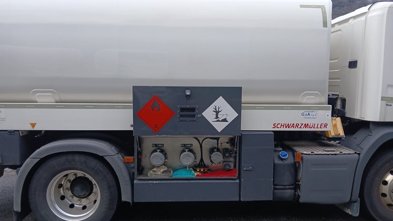 Scania P450 LB 4x2, ADR, Schwarzmueller Anhaenger Fuel - شاحنة صهريج: صور 4 Scania P450 LB 4x2, ADR, Schwarzmueller Anhaenger Fuel - شاحنة صهريج: صور 4