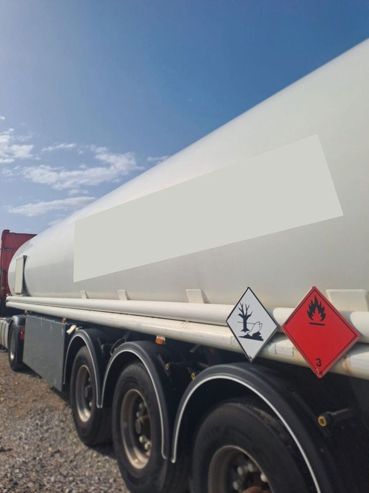 Schrader ADR, Treibstoff Diesel/Benzin, 4 Kammern, Sening Schrader ADR, Treibstoff Diesel/Benzin, 4 Kammern, Sening - نصف مقطورة صهريج: صور 3 Schrader ADR, Treibstoff Diesel/Benzin, 4 Kammern, Sening Schrader ADR, Treibstoff Diesel/Benzin, 4 Kammern, Sening - نصف مقطورة صهريج: صور 3