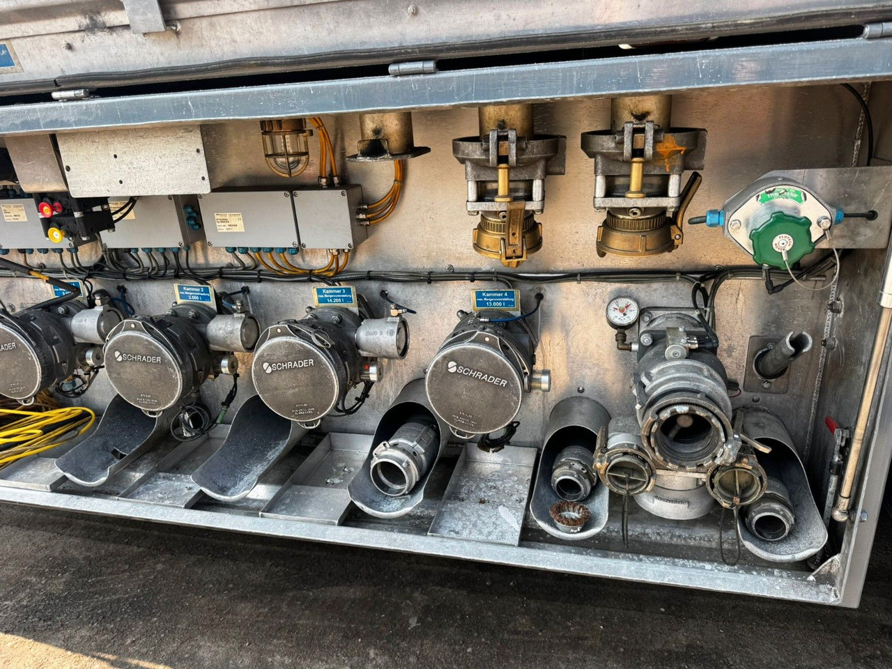 نصف مقطورة صهريج Schrader Treibstoff Diesel/Benzin, 4 Kammern, Sening: صور 7