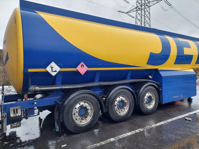 Schwarzmüller Schwingenschlögel,ADR,Diesel/Benzin, 5 Kammern Schwarzmüller Schwingenschlögel,ADR,Diesel/Benzin, 5 Kammern - نصف مقطورة صهريج: صور 3 Schwarzmüller Schwingenschlögel,ADR,Diesel/Benzin, 5 Kammern Schwarzmüller Schwingenschlögel,ADR,Diesel/Benzin, 5 Kammern - نصف مقطورة صهريج: صور 3