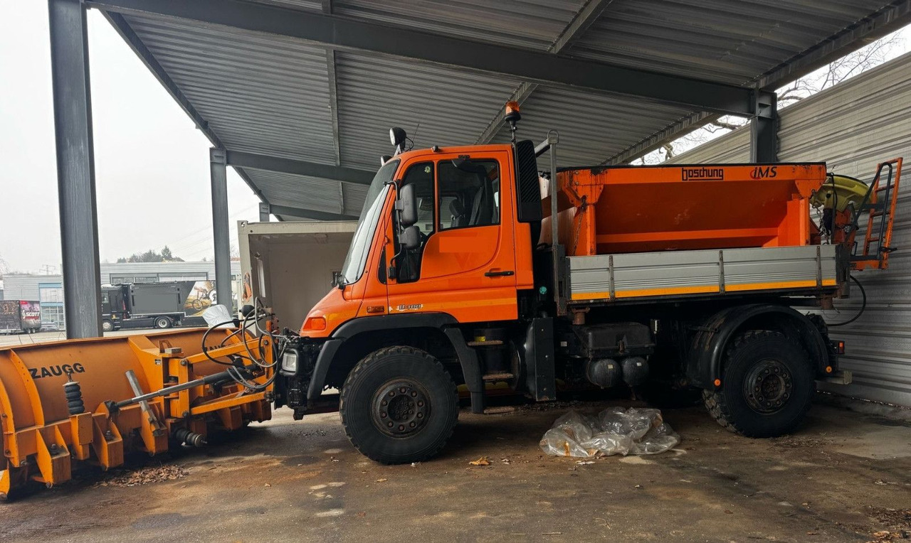 Unimog U400 4x4, Winterdienst, Schild+Streuer - شاحنة: صور 3 Unimog U400 4x4, Winterdienst, Schild+Streuer - شاحنة: صور 3