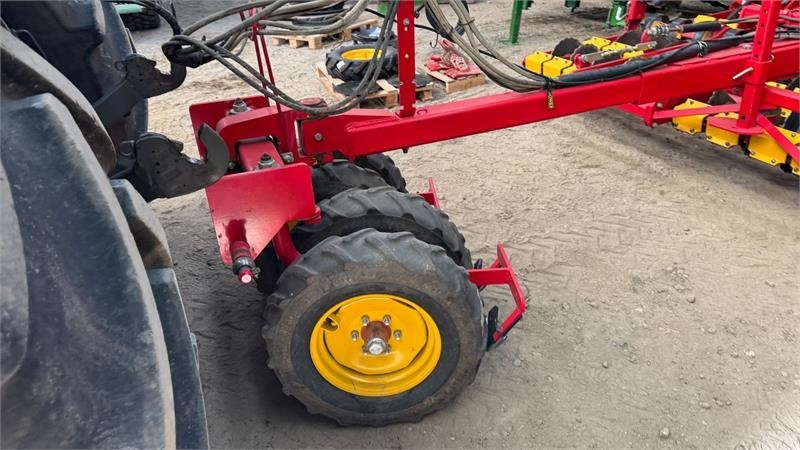 Vaderstad Rapid 400C Rapid 400 C - الة بذر: صور 2 Vaderstad Rapid 400C Rapid 400 C - الة بذر: صور 2