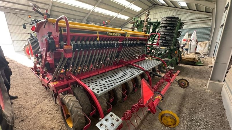 Vaderstad Rapid 400C Rapid 400 C - الة بذر: صور 3 Vaderstad Rapid 400C Rapid 400 C - الة بذر: صور 3