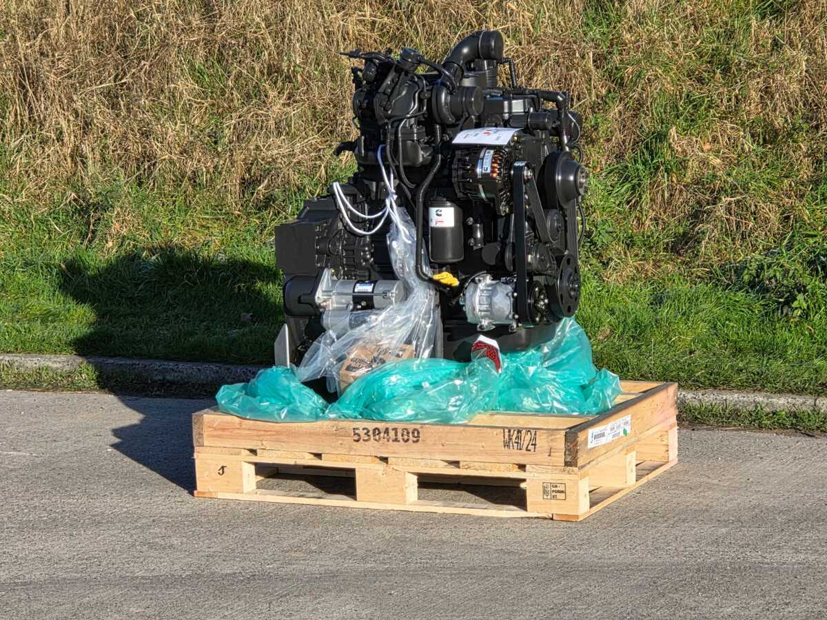 Cummins QSB4.5 engine 126kw EPA Rated - المحرك - آلات البناء: صور 1 Cummins QSB4.5 engine 126kw EPA Rated - المحرك - آلات البناء: صور 1