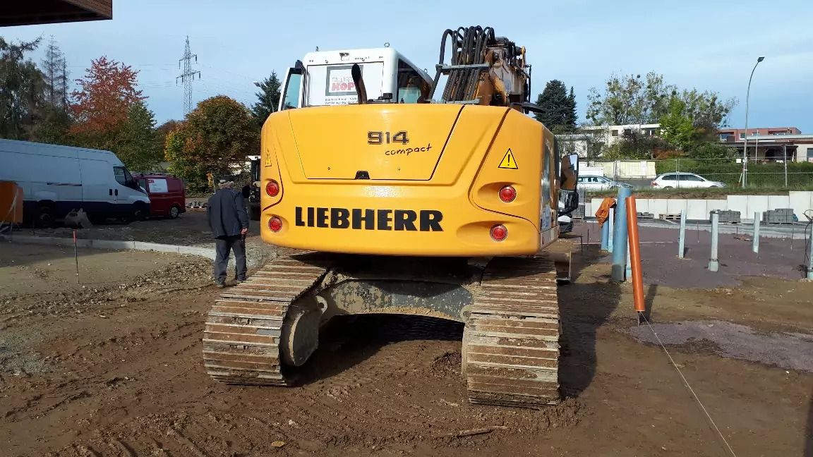2014 Liebherr R 914 Compact - حفارات زحافة: صور 3 2014 Liebherr R 914 Compact - حفارات زحافة: صور 3