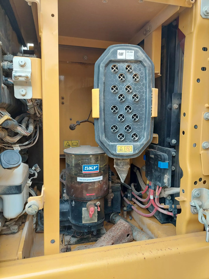 حفارات زحافة 2019 Caterpillar 323: صور 10
