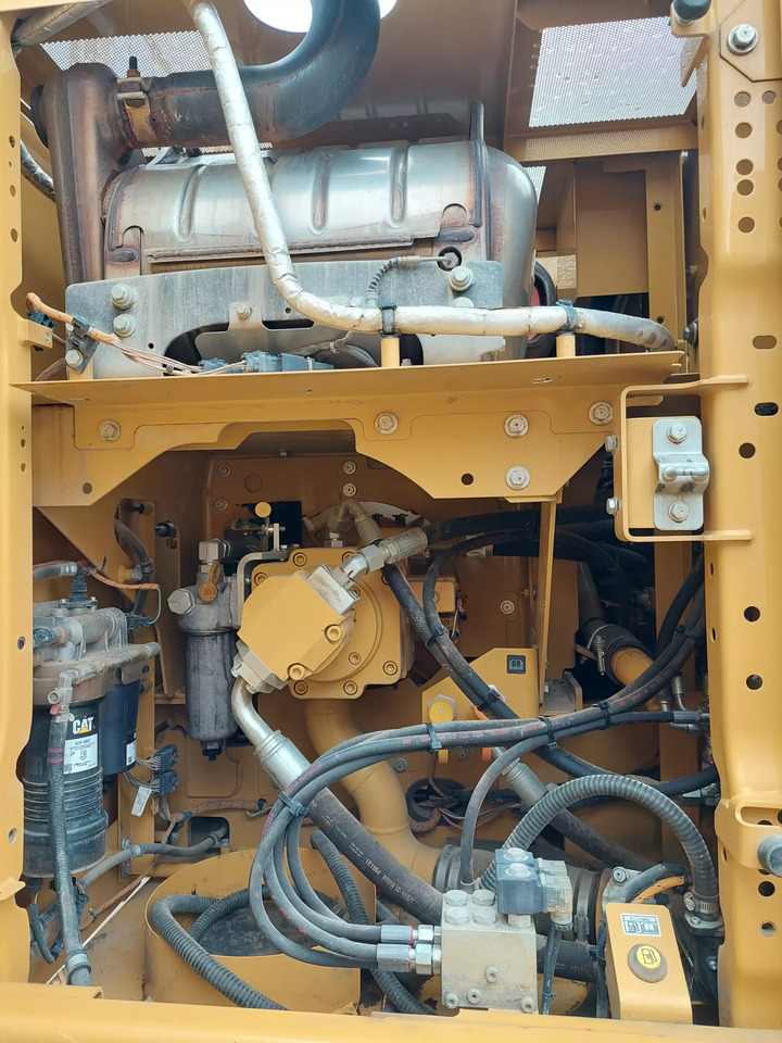 حفارات زحافة 2019 Caterpillar 323: صور 12