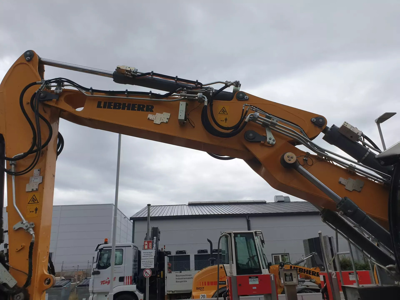2023 Liebherr R 922 Litronic G8.0 D - حفارات زحافة: صور 5 2023 Liebherr R 922 Litronic G8.0 D - حفارات زحافة: صور 5