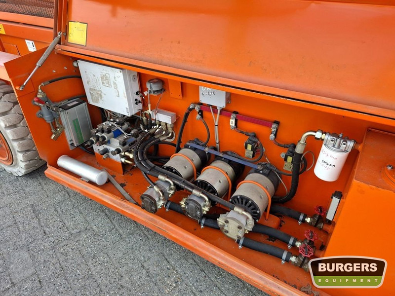HOLLANDLIFT Q135 EL18 - رافعات مقصية: صور 5 HOLLANDLIFT Q135 EL18 - رافعات مقصية: صور 5