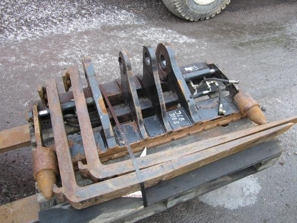 JCB TM310 , 300 Pin and cone coupler - شوكات - آلات البناء: صور 1 JCB TM310 , 300 Pin and cone coupler - شوكات - آلات البناء: صور 1