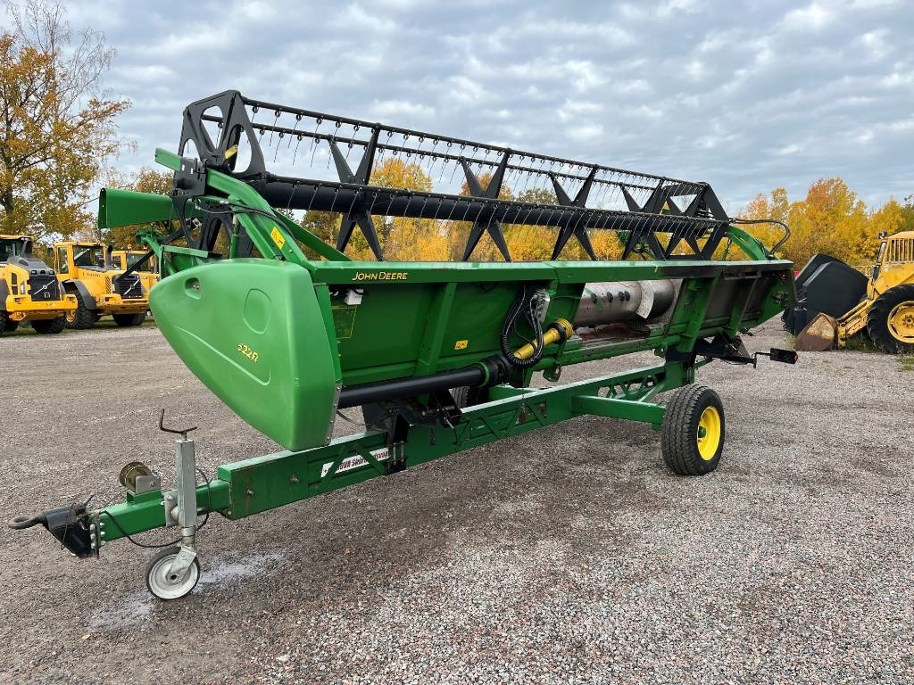 John Deere 622R Skärbord / Header 22 fot till JD T550 i - معدات آلة حصاد: صور 3 John Deere 622R Skärbord / Header 22 fot till JD T550 i - معدات آلة حصاد: صور 3