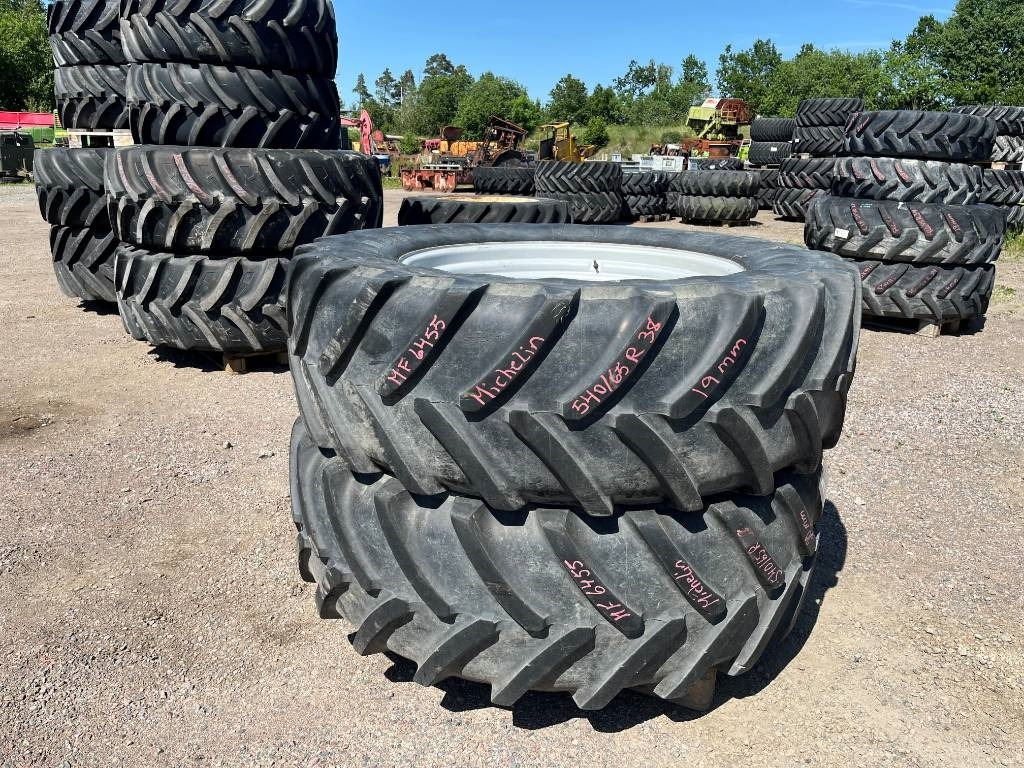 Michelin 540/65R38 till Massey Ferguson 6255 - الإطارات - الآلات والماكينات الزراعية: صور 1 Michelin 540/65R38 till Massey Ferguson 6255 - الإطارات - الآلات والماكينات الزراعية: صور 1