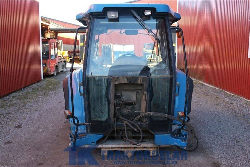 New Holland 8870 - الكبائن - جرار: صور 1 New Holland 8870 - الكبائن - جرار: صور 1