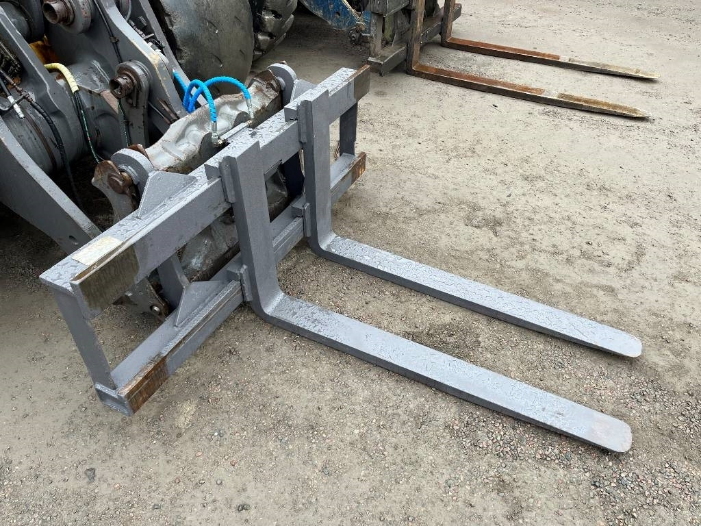 Pallgafflar / Forks Hydrauliska 9,9 ton - شوكات - آلات البناء: صور 5 Pallgafflar / Forks Hydrauliska 9,9 ton - شوكات - آلات البناء: صور 5