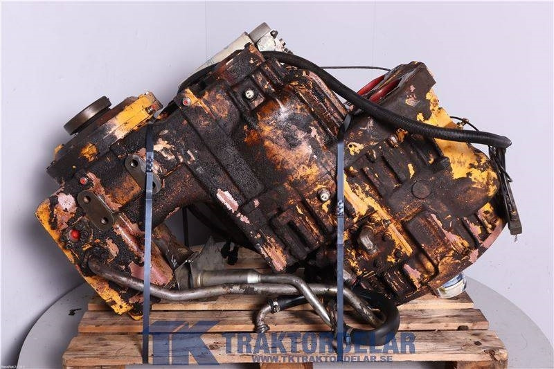 Volvo L 120 E - علبة التروس - آلات البناء: صور 1 Volvo L 120 E - علبة التروس - آلات البناء: صور 1