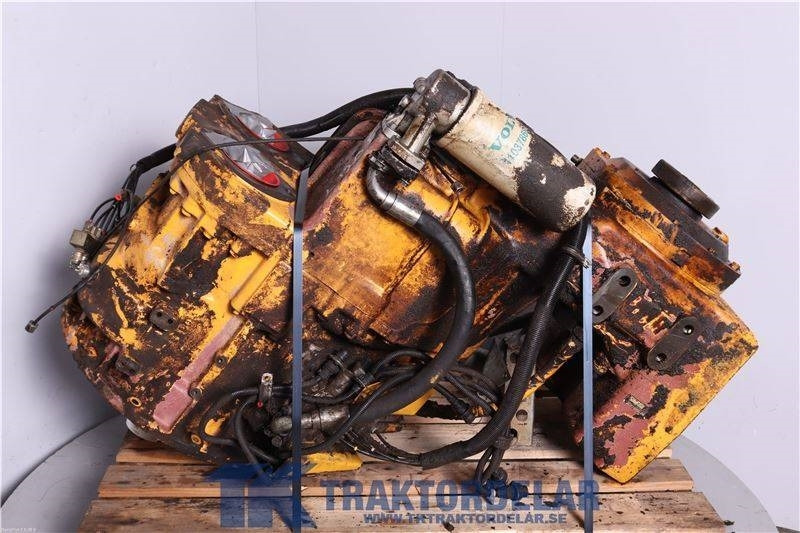 Volvo L 120 E - علبة التروس - آلات البناء: صور 3 Volvo L 120 E - علبة التروس - آلات البناء: صور 3