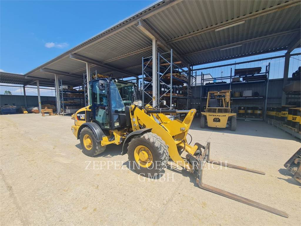 CAT 906M - اللودر بعجل: صور 3 CAT 906M - اللودر بعجل: صور 3