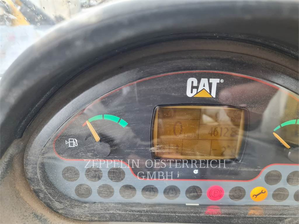 CAT TH414 - رافعة تلسكوبية: صور 5 CAT TH414 - رافعة تلسكوبية: صور 5