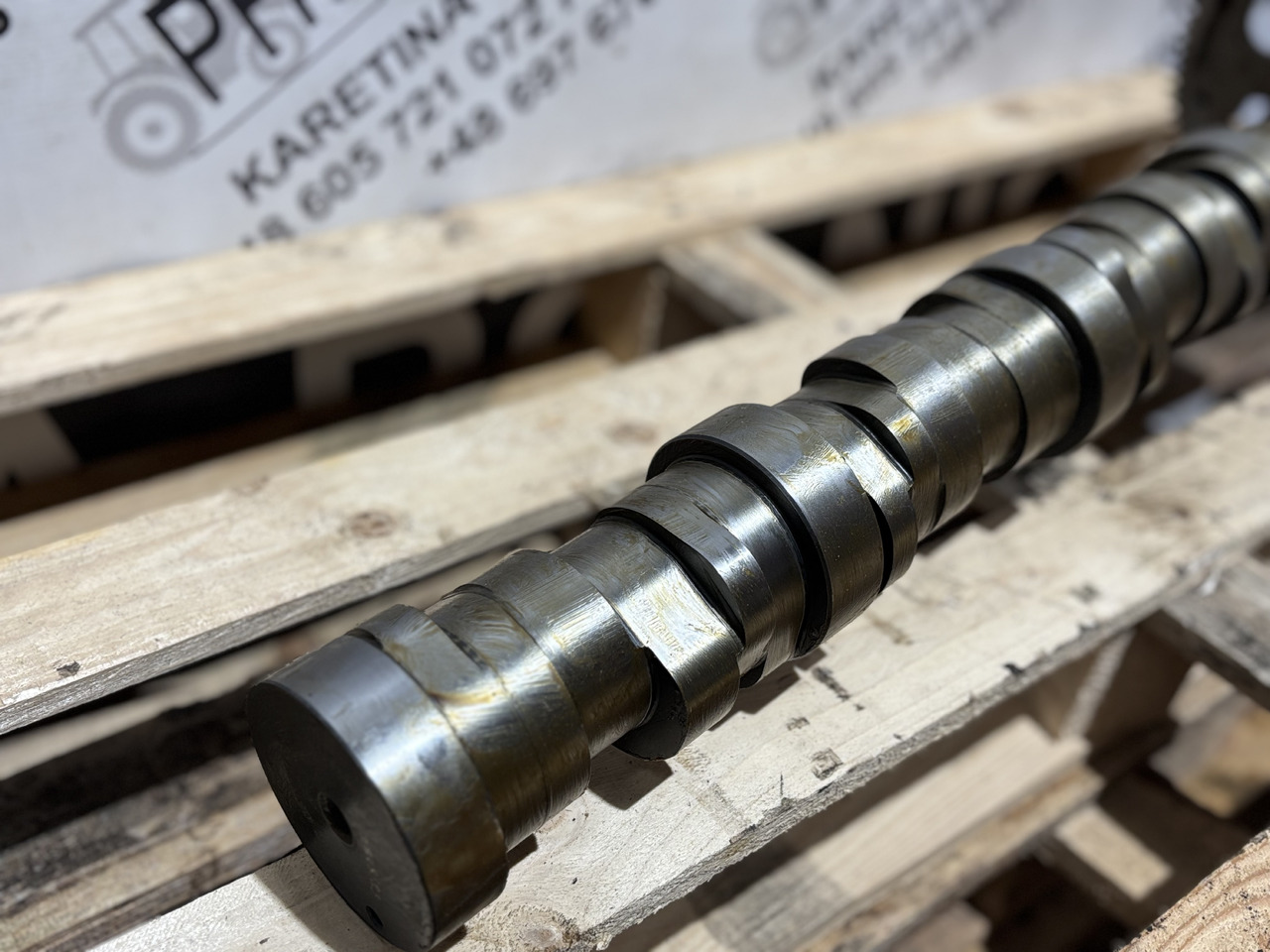 CLAAS Mercedes OM 502 LA V8 OM502LA Wałek Rozrządu 5420511201 - عمود الحدبات - الآلات والماكينات الزراعية: صور 2 CLAAS Mercedes OM 502 LA V8 OM502LA Wałek Rozrządu 5420511201 - عمود الحدبات - الآلات والماكينات الزراعية: صور 2