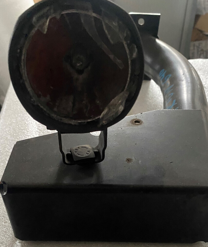 Claas Arion 640 - Lampy / Mocowania Lamp / Reflektory - أضواء - الآلات والماكينات الزراعية: صور 4 Claas Arion 640 - Lampy / Mocowania Lamp / Reflektory - أضواء - الآلات والماكينات الزراعية: صور 4