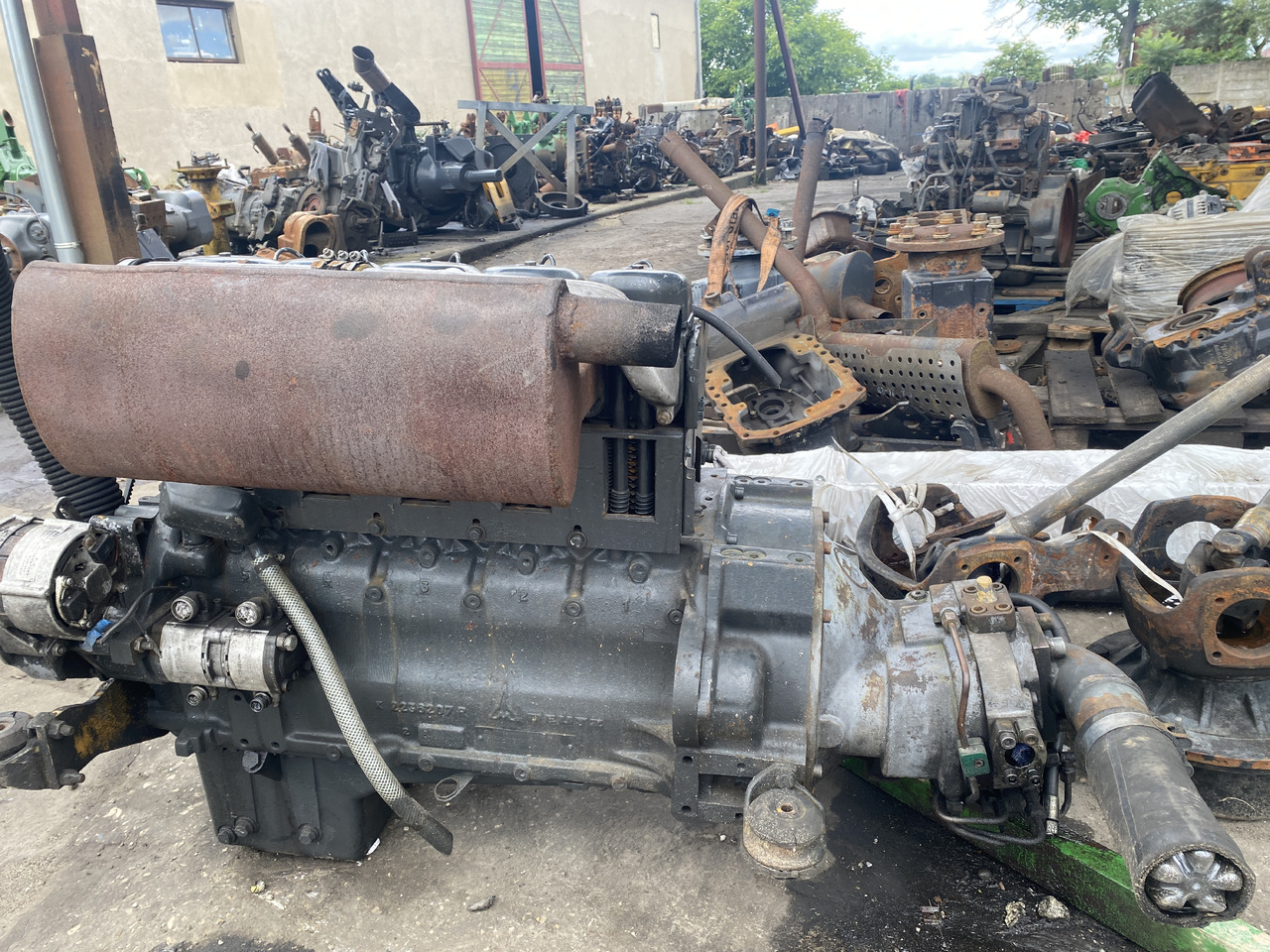 Deutz F5L912 - silnik kompletny - المحرك - آلات البناء: صور 2 Deutz F5L912 - silnik kompletny - المحرك - آلات البناء: صور 2