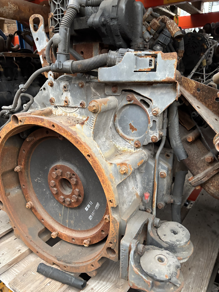 Deutz TCD3.6 L4 TCD3.6 L4 Silnik Blok Kolektor CZĘŚCI 7273490 - المحرك و قطع الغيار: صور 4 Deutz TCD3.6 L4 TCD3.6 L4 Silnik Blok Kolektor CZĘŚCI 7273490 - المحرك و قطع الغيار: صور 4