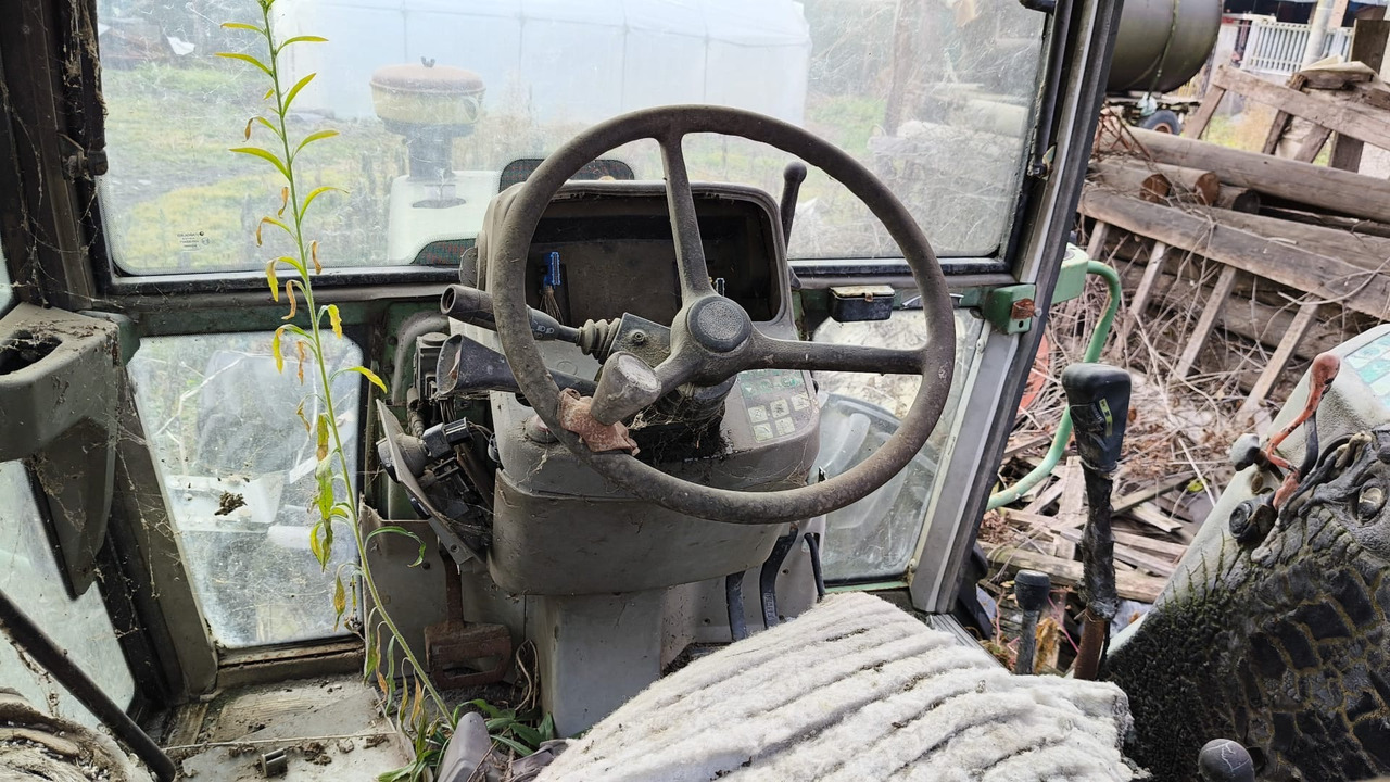 Fendt 309 - na części - kabina drzwi szyba maska grill - باب و قطع الغيار - الآلات والماكينات الزراعية: صور 2 Fendt 309 - na części - kabina drzwi szyba maska grill - باب و قطع الغيار - الآلات والماكينات الزراعية: صور 2
