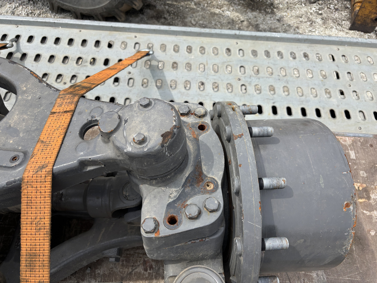 مفصل التوجيه - الآلات والماكينات الزراعية Fendt 936 939 Vario - most przedni CZĘŚCI - zwolnica zwrotnica obudowa siłownik 980/10141854: صور 8 مفصل التوجيه - الآلات والماكينات الزراعية Fendt 936 939 Vario - most przedni CZĘŚCI - zwolnica zwrotnica obudowa siłownik 980/10141854: صور 8