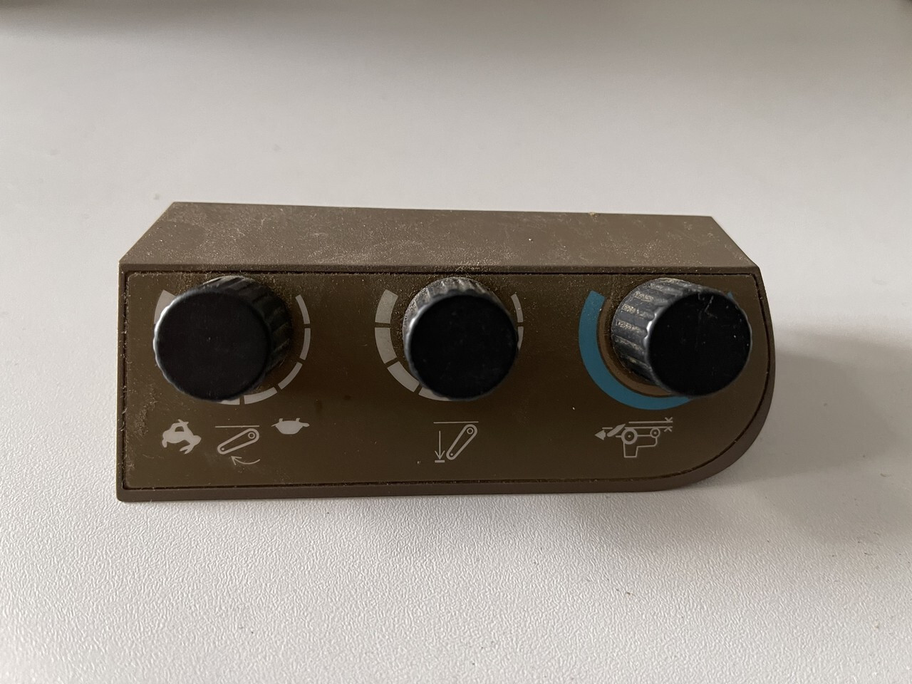 JOHN DEERE RE 566767-sterownik - النظام الكهربائي - الآلات والماكينات الزراعية: صور 1 JOHN DEERE RE 566767-sterownik - النظام الكهربائي - الآلات والماكينات الزراعية: صور 1