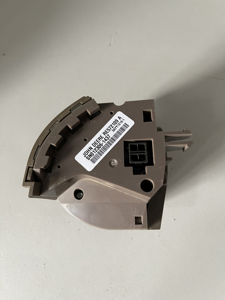 JOHN DEERE RE572109-sterownik - النظام الكهربائي -: صور 2 JOHN DEERE RE572109-sterownik - النظام الكهربائي -: صور 2