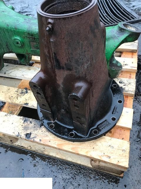 John Deere 6820 6920 - Obudowa Zwolnicy Pochwa zwolnicy - r258609 - محرك السفر - الآلات والماكينات الزراعية: صور 1 John Deere 6820 6920 - Obudowa Zwolnicy Pochwa zwolnicy - r258609 - محرك السفر - الآلات والماكينات الزراعية: صور 1