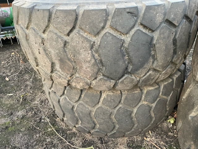 Opona BKT 20.5r25 - الإطارات - الآلات والماكينات الزراعية: صور 1 Opona BKT 20.5r25 - الإطارات - الآلات والماكينات الزراعية: صور 1