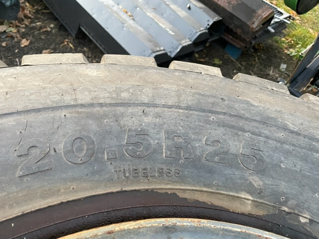 Opona BKT 20.5r25 - الإطارات - الآلات والماكينات الزراعية: صور 3 Opona BKT 20.5r25 - الإطارات - الآلات والماكينات الزراعية: صور 3