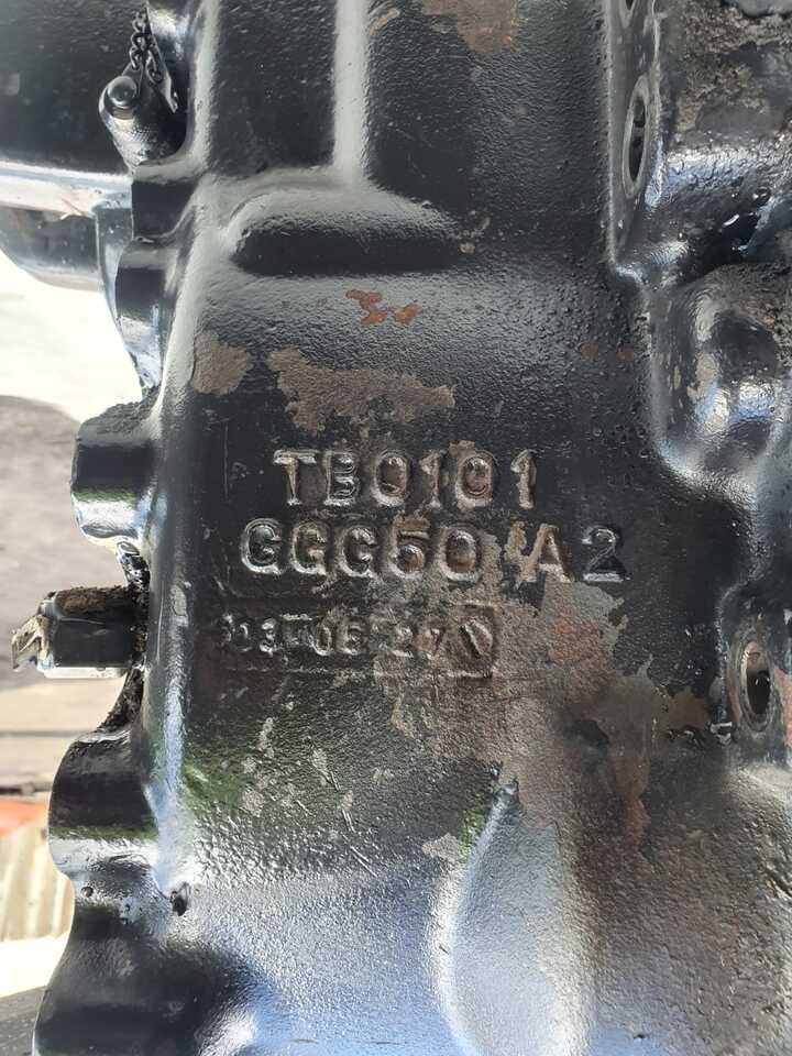 مفصل التوجيه - الآلات والماكينات الزراعية Valtra T120  - Zwolnica - Zwrotnica - Półoś - Skrzynia - Silnik - Siłowniki - Tylny WOM: صور 8