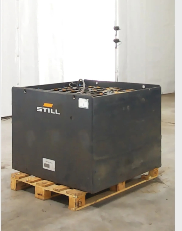 Hawker Battery 80V 840Ah - البطارية - معدات المناولة: صور 1 Hawker Battery 80V 840Ah - البطارية - معدات المناولة: صور 1