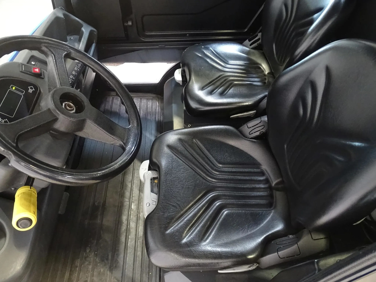 Linde P250 - جرار السحب الكهربائي: صور 3 Linde P250 - جرار السحب الكهربائي: صور 3