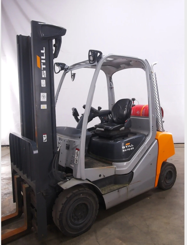 STILL RX70-25T - رافعة شوكية تعمل بالغاز: صور 1 STILL RX70-25T - رافعة شوكية تعمل بالغاز: صور 1