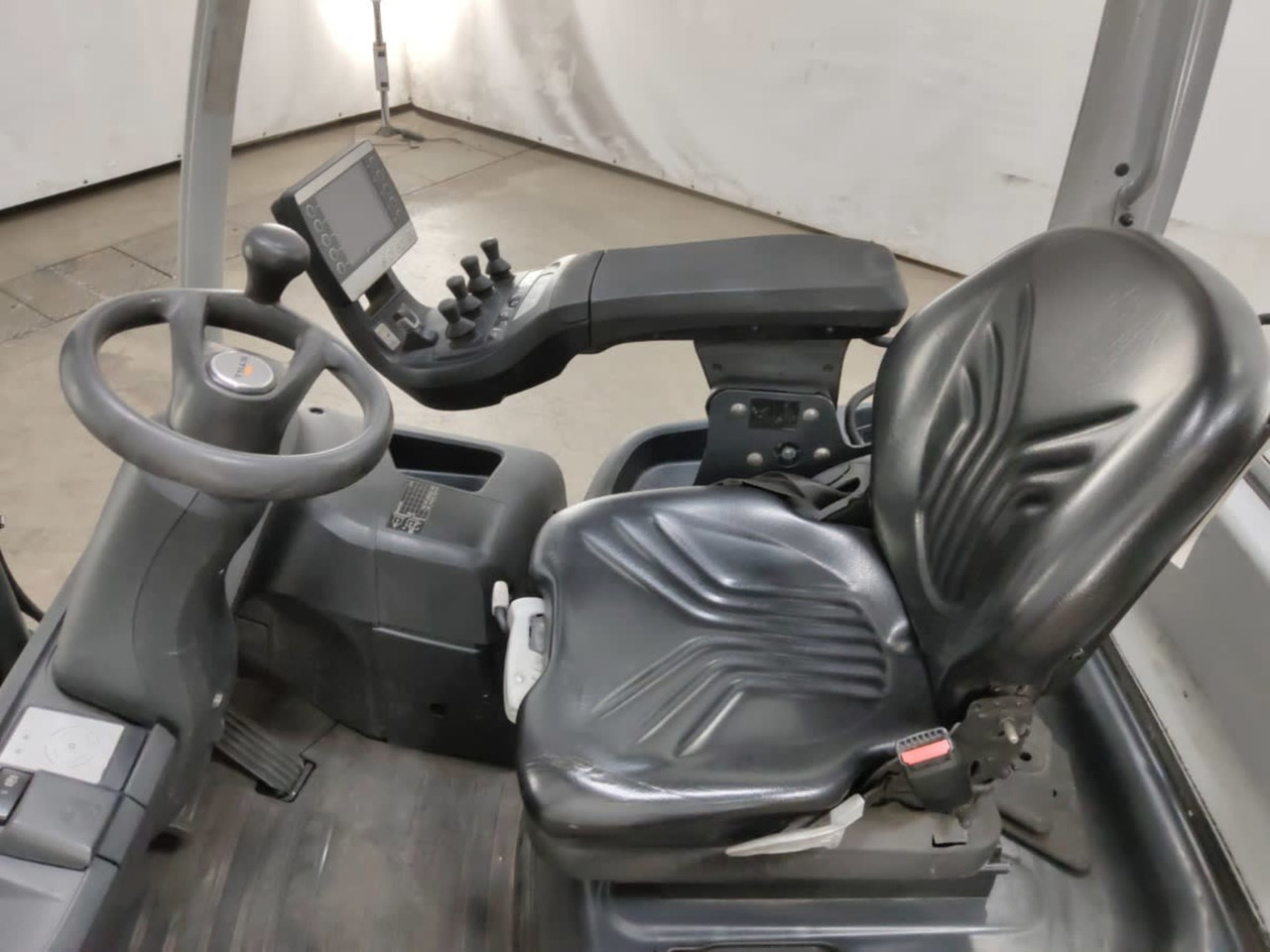 STILL RX70-25T - رافعة شوكية تعمل بالغاز: صور 3 STILL RX70-25T - رافعة شوكية تعمل بالغاز: صور 3