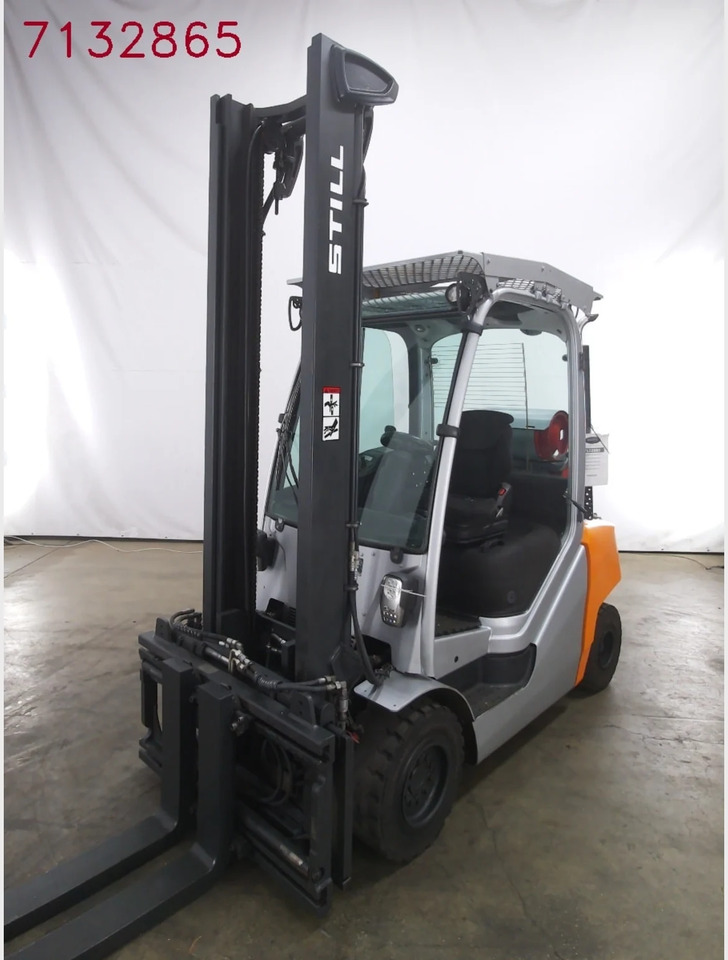 STILL RX70-35T - رافعة شوكية تعمل بالغاز: صور 1 STILL RX70-35T - رافعة شوكية تعمل بالغاز: صور 1