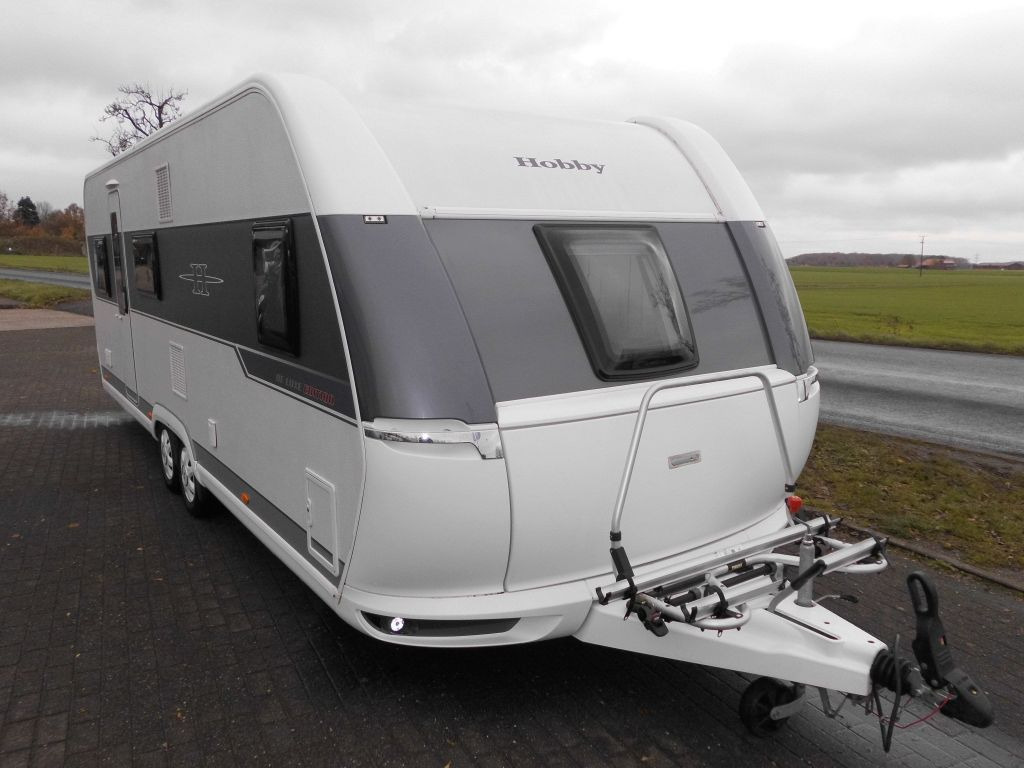 Hobby DE LUXE EDITION 650 KMFe Vorzelt, City, 2200kg - كرفان سحب: صور 1 Hobby DE LUXE EDITION 650 KMFe Vorzelt, City, 2200kg - كرفان سحب: صور 1