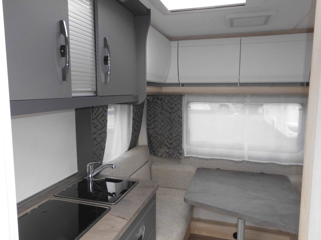 Hobby De Luxe 400 SFe 1500kg., Fahrradträger - كرفان سحب: صور 4 Hobby De Luxe 400 SFe 1500kg., Fahrradträger - كرفان سحب: صور 4