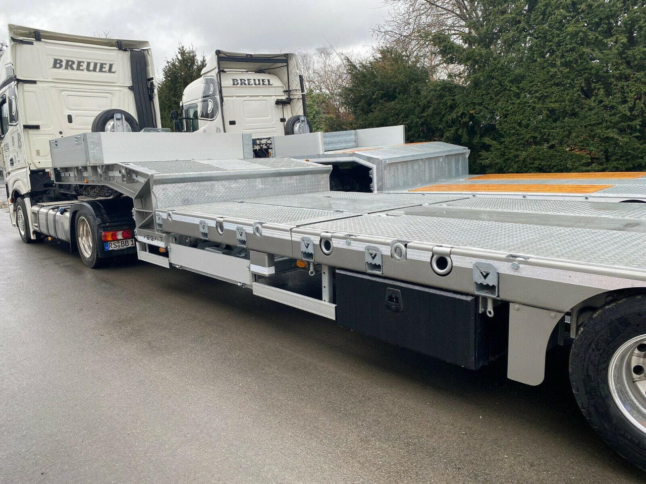 VEGA Verzinkt+LIFT+LENKACHSE+LED - عربة مسطحة منخفضة نصف مقطورة: صور 4 VEGA Verzinkt+LIFT+LENKACHSE+LED - عربة مسطحة منخفضة نصف مقطورة: صور 4