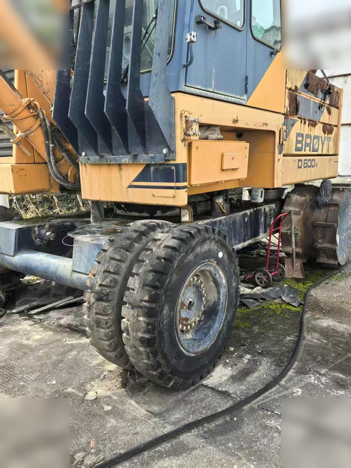 2004 BROYT D600W - حفارة على عجلات: صور 3 2004 BROYT D600W - حفارة على عجلات: صور 3