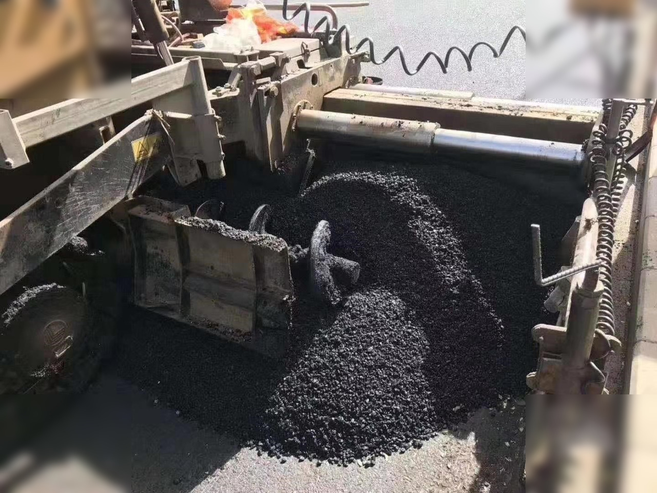 2010 CATERPILLAR AP-755 - العامل بالقار: صور 5 2010 CATERPILLAR AP-755 - العامل بالقار: صور 5