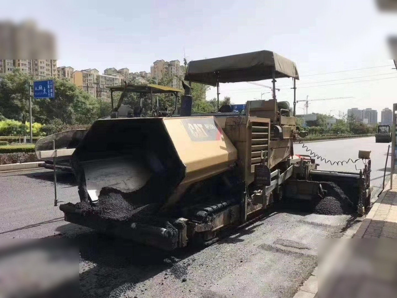 2010 CATERPILLAR AP-755 - العامل بالقار: صور 1 2010 CATERPILLAR AP-755 - العامل بالقار: صور 1