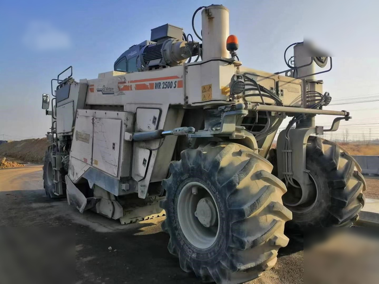 2010 WIRTGEN WR2500S - مثبت التربة: صور 1 2010 WIRTGEN WR2500S - مثبت التربة: صور 1